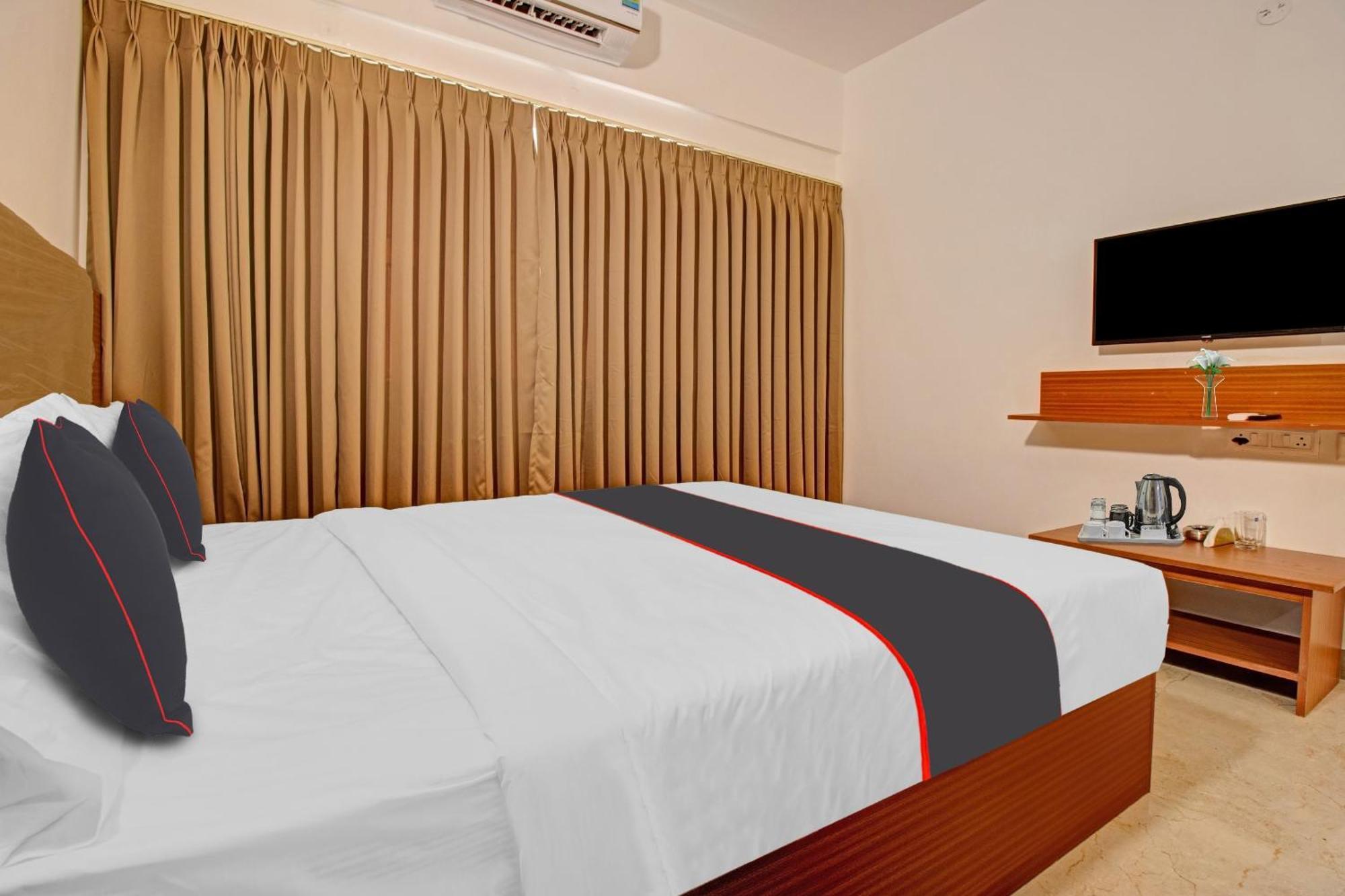 Super Collection O Petals Otium Business Hotel Bangalore Bagian luar foto