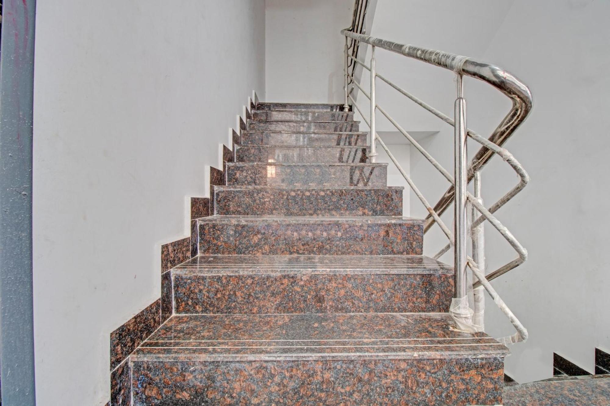Super Collection O Petals Otium Business Hotel Bangalore Bagian luar foto