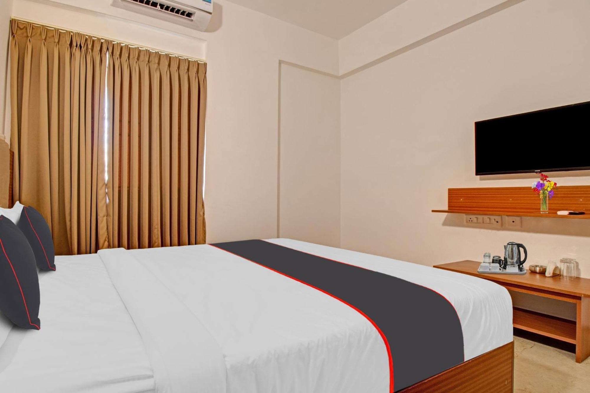 Super Collection O Petals Otium Business Hotel Bangalore Bagian luar foto