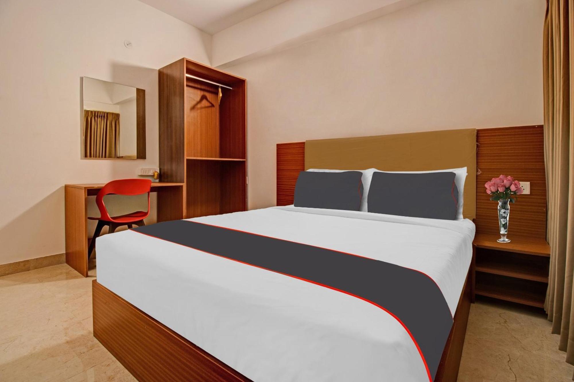Super Collection O Petals Otium Business Hotel Bangalore Bagian luar foto