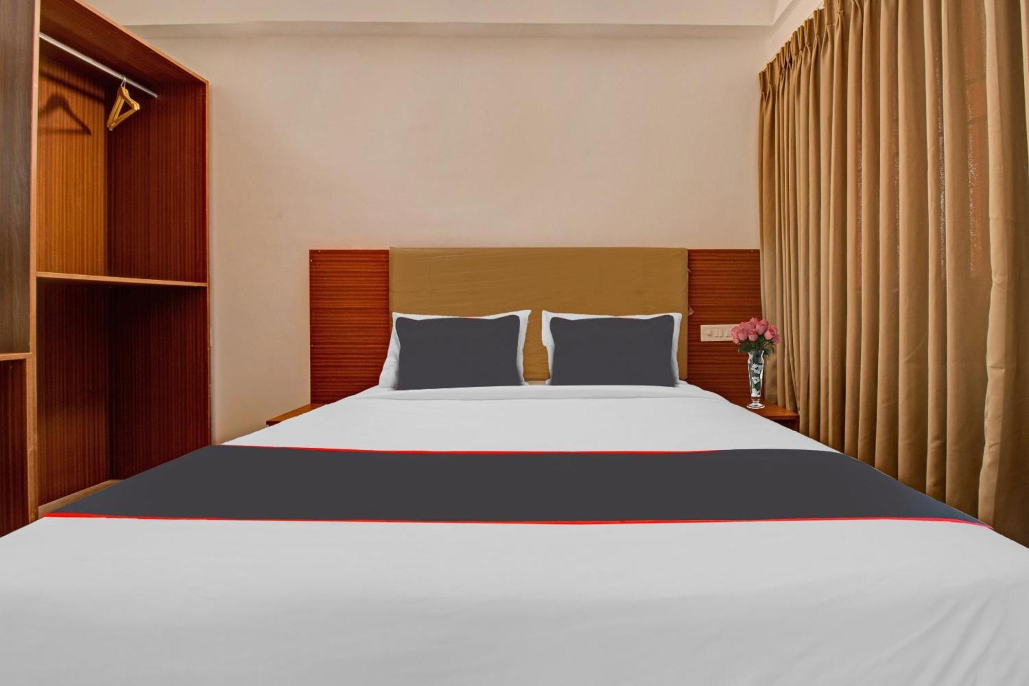 Super Collection O Petals Otium Business Hotel Bangalore Bagian luar foto